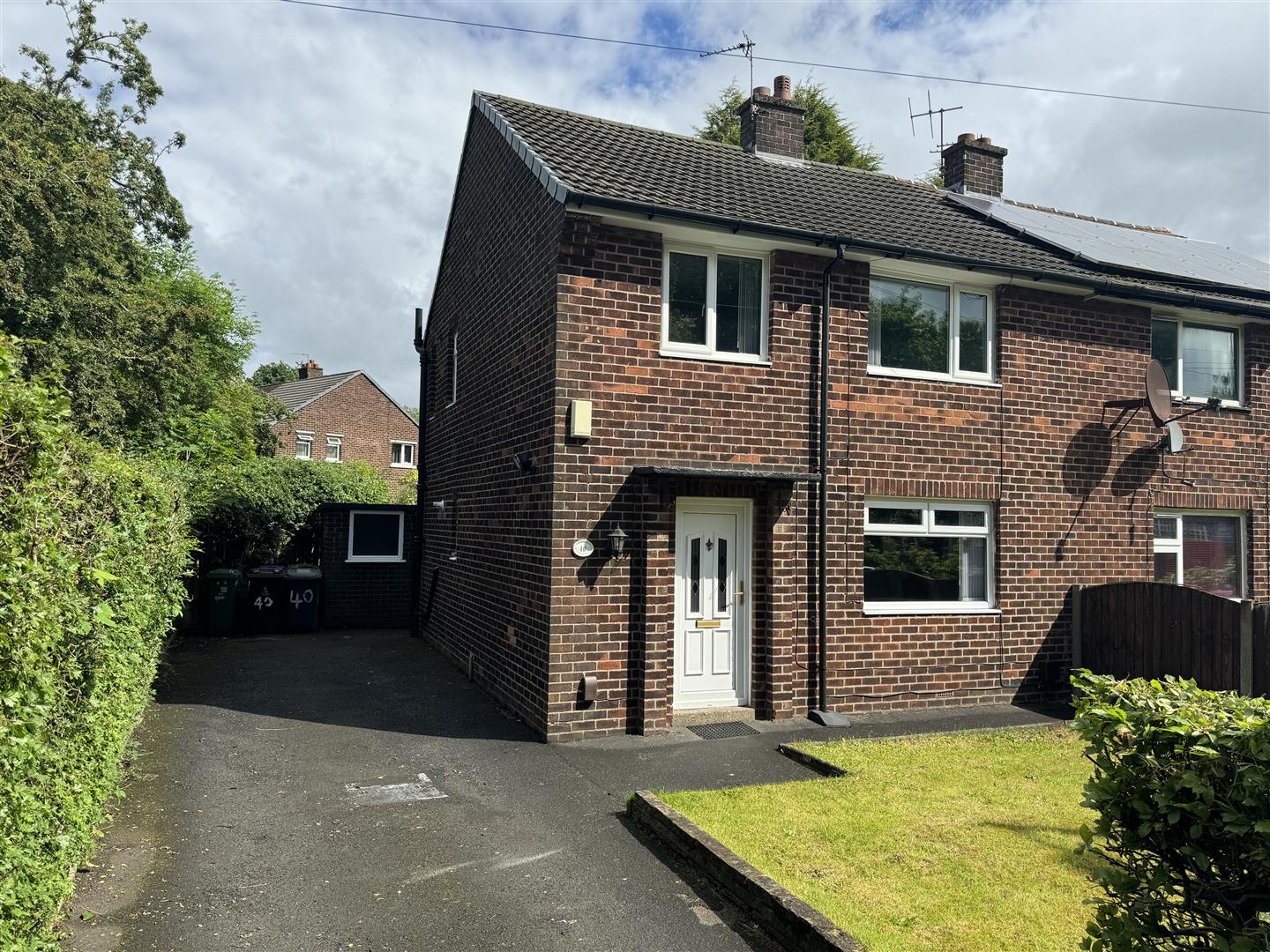 Yew Tree Lane, Dukinfield Home Estate Agents